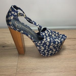 Platform high heel shoes